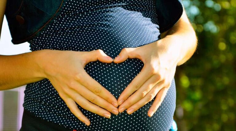 Miles exigen no aprobar el aborto en Ecuador
