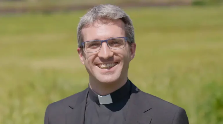 Sacerdote físico explica cómo ciencia y fe trabajan de la mano en búsqueda de la verdad