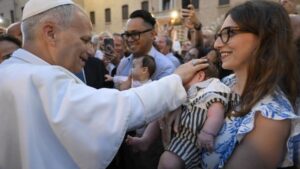 el-papa-en-la-fiesta-de-las-familias-en-el-vaticano:-es-importante-su-testimonio