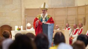 pizzaballa:-miles-de-personas-invisibles-en-tierra-santa,-la-iglesia-escucha-sus-voces